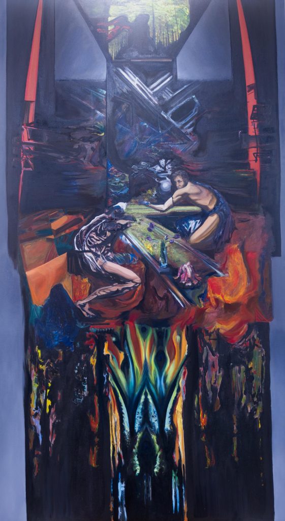 “PAUN”
Kombinovana tehnika, 180x100 cm, Belgrade Legacy Ball, 2026.
„Ja sam ono što jesam, čudesno poseban.“ U
centru, dva lika za stolom milosti ispituju
jedinstvo suprotnosti. Dok iz stola bezuslovno
klija život, raskošni paunov kaleidoskop svedoči
o miru i nasleđu. To je žarište stvaralaštva koje
ne tražeći ništa zauzvrat, nesebično daruje
svakog ko mu pristupi.
Maša Nada Vještica